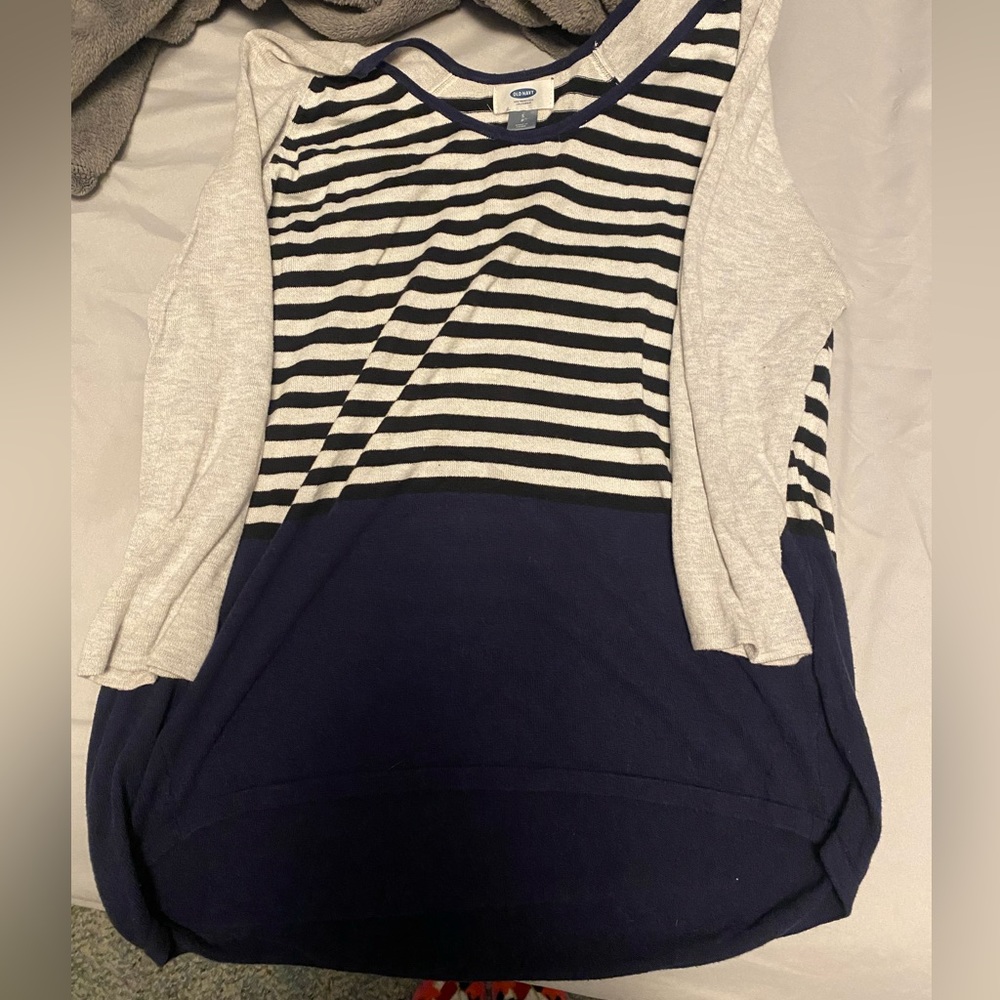 Mid length sleeve shirt